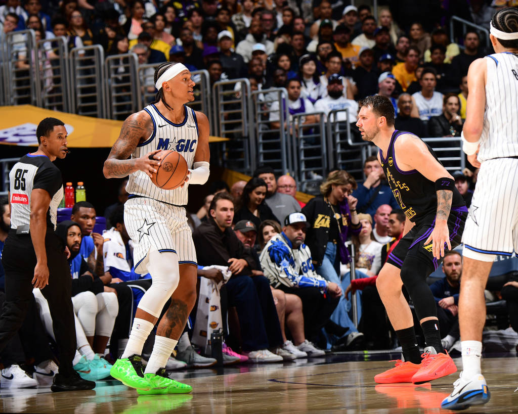 NBA｜克尼佩尔创最快200记三分，哈登又添“最老纪录”:上海易娱网络科技有限公司